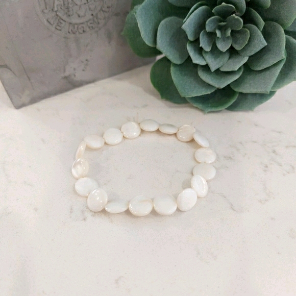 Ivory Beaded Bracelet - Picture 5 of 5